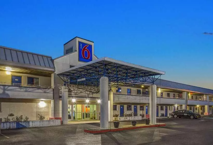Motel 6north Ridgeville, Oh  Cleveland Intl Airport  N Ridgeville