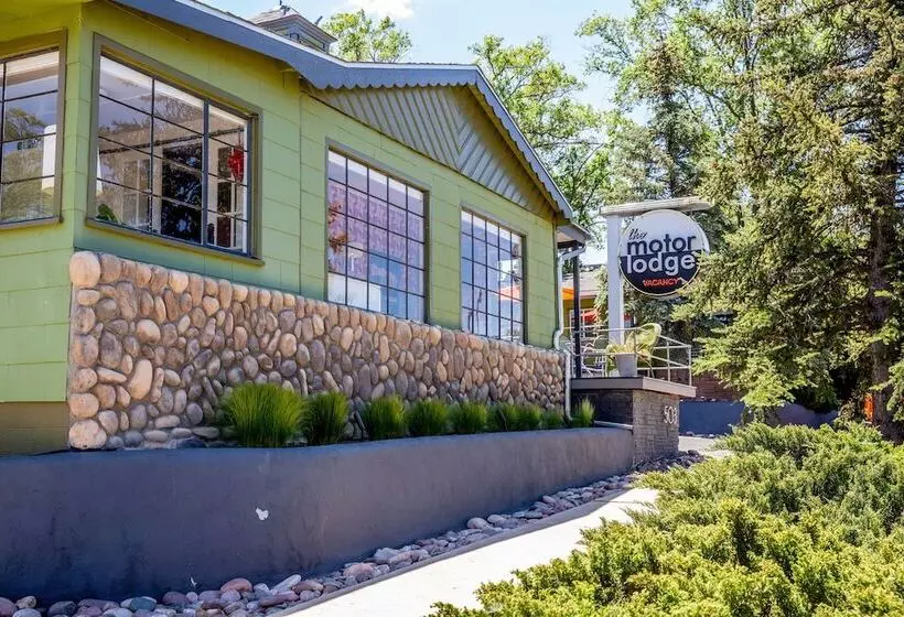 Мотель The Motor Lodge