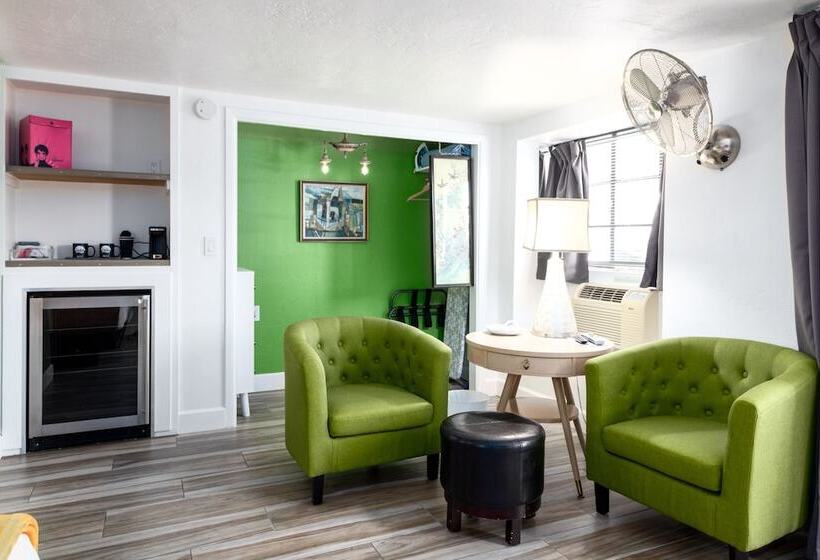 מוטל The Motor Lodge