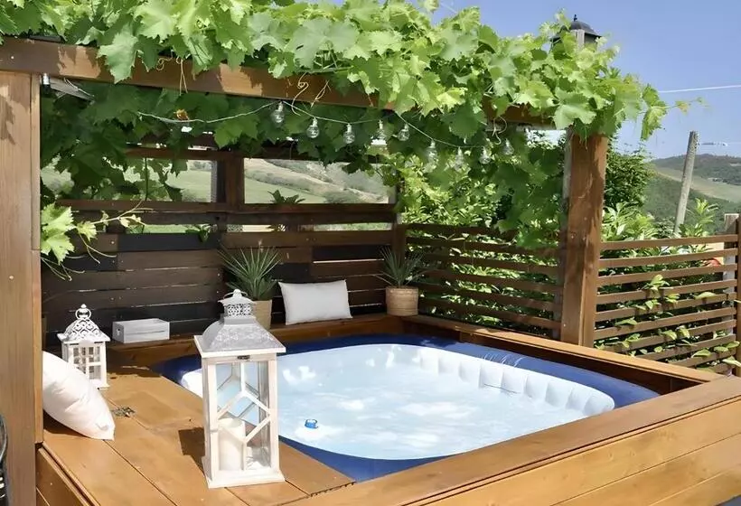 ホテル Agriturismo La Valle Dimenticata