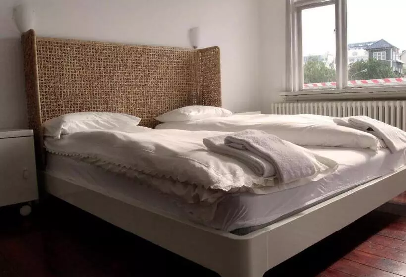 پانسیون Downtown Guesthouse Reykjavik