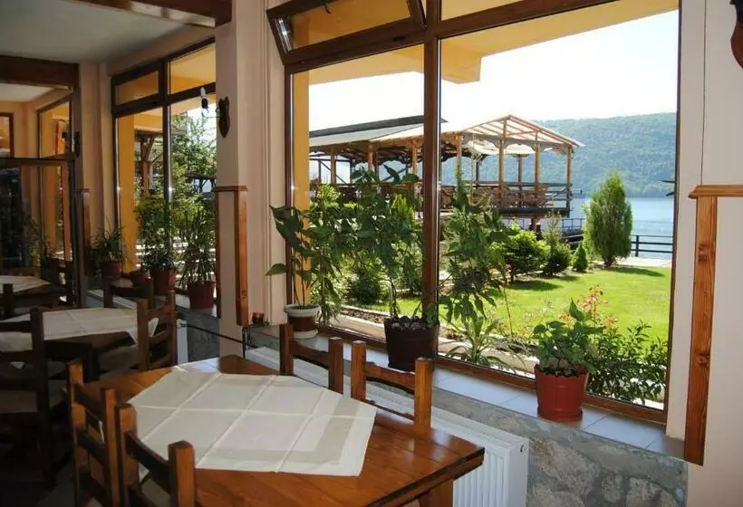 Pension La Ponton