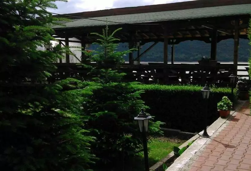 Pension La Ponton