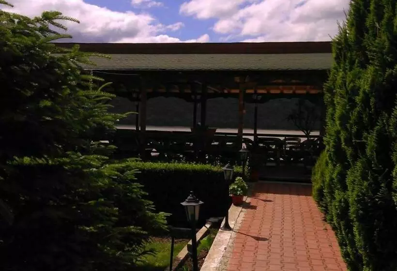 Pension La Ponton