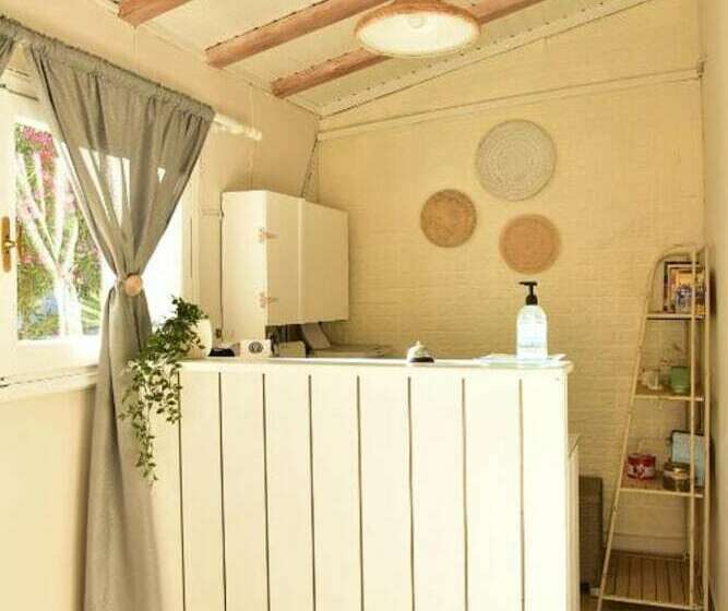 Idomeneas Apartments