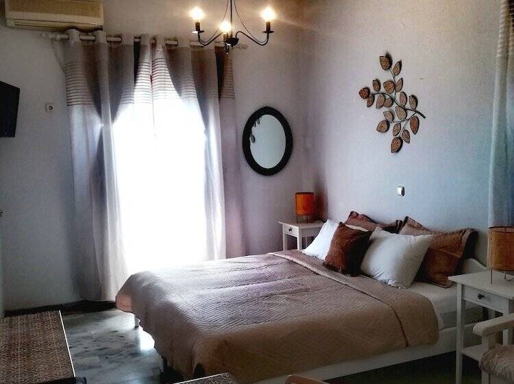 Idomeneas Apartments