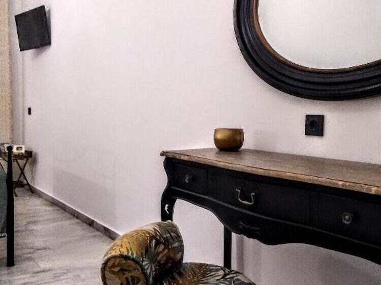 Idomeneas Apartments