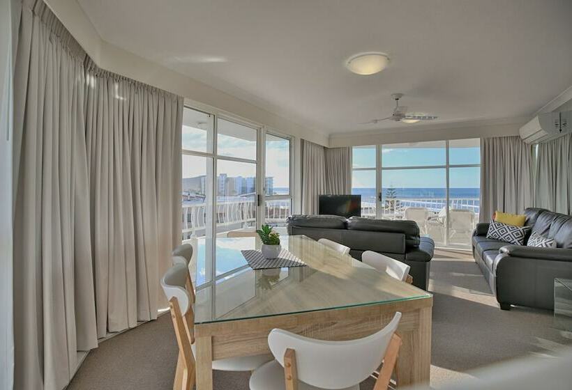 Отель 19th Avenue On The Beach