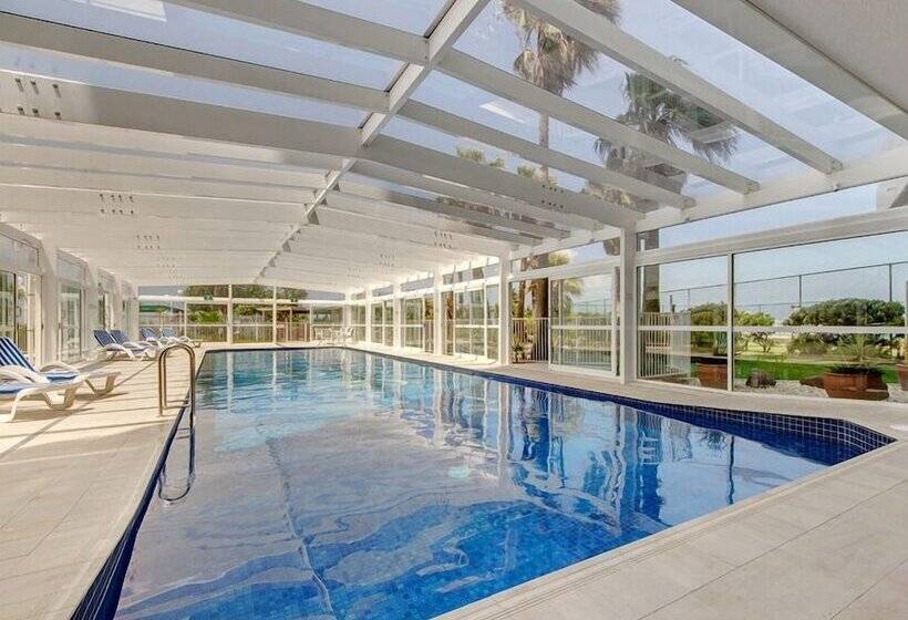 Отель 19th Avenue On The Beach