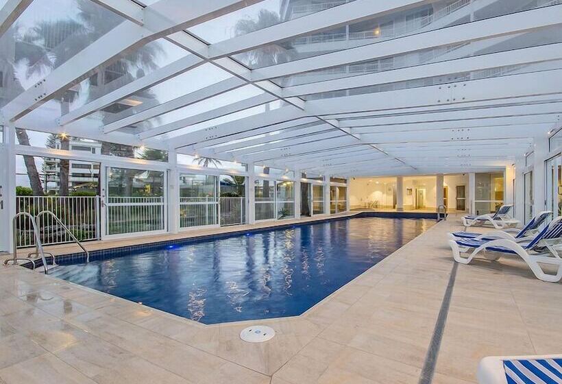 Отель 19th Avenue On The Beach