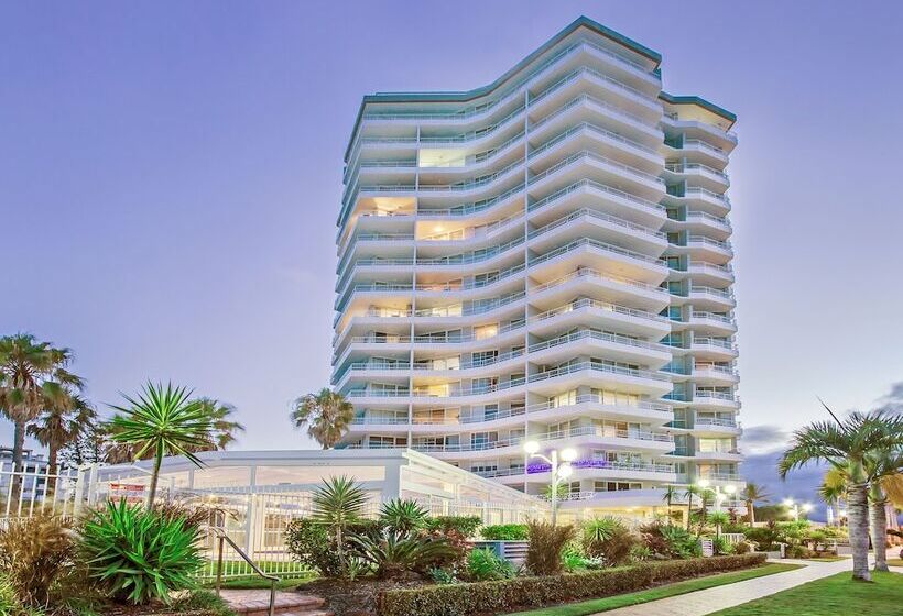 Отель 19th Avenue On The Beach