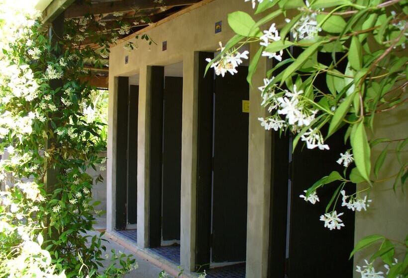 בית מלון כפרי Pagoda Lodge