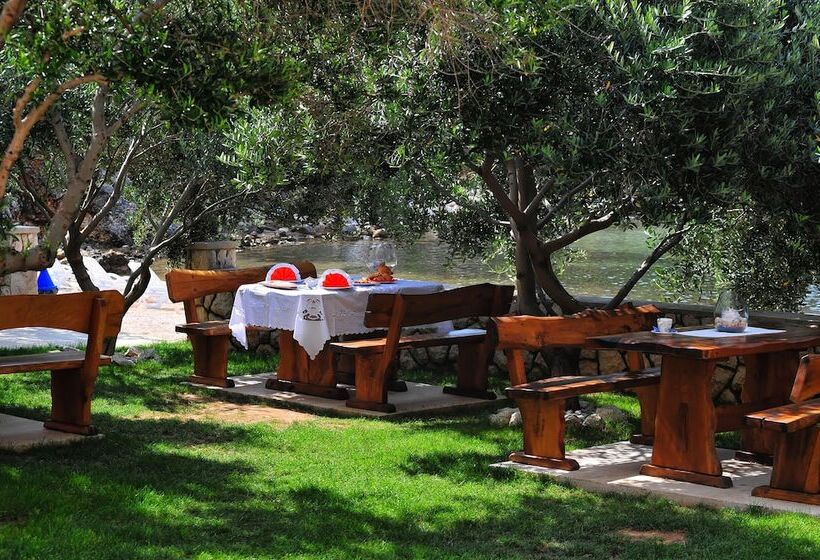 Lastura Aparthotel & Mobile Homes