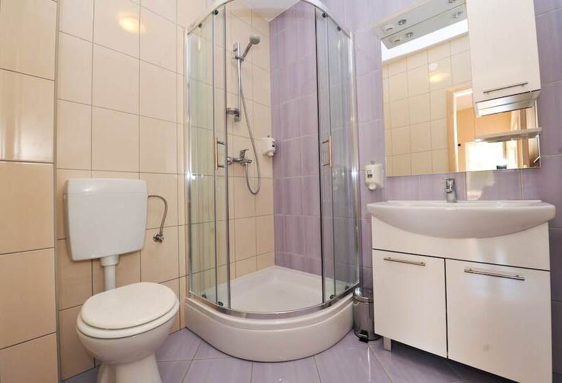 Lastura Aparthotel & Mobile Homes