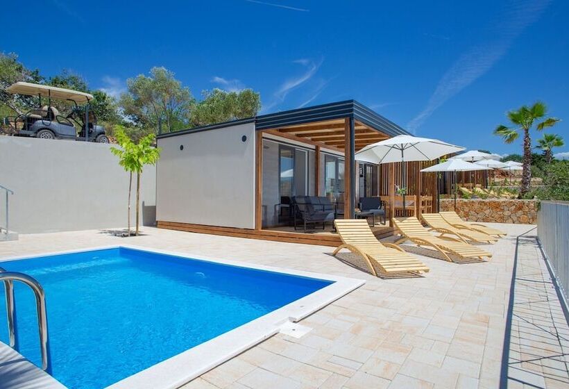 Lastura Aparthotel & Mobile Homes