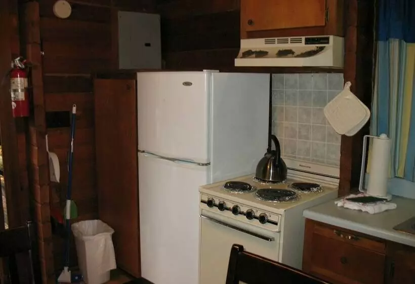 Hotelli Forest Lake Rv & Camping Resort