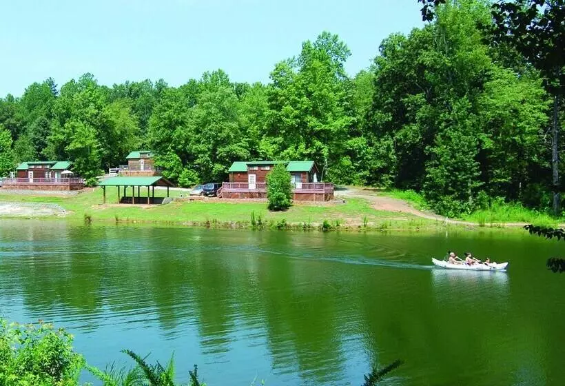 Hotelli Forest Lake Rv & Camping Resort