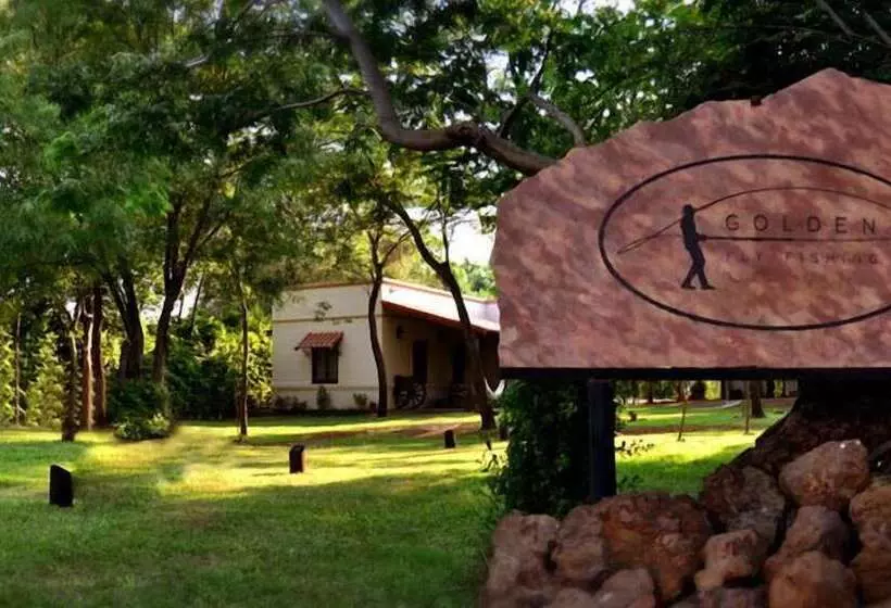 Hotelli Golden Lodge