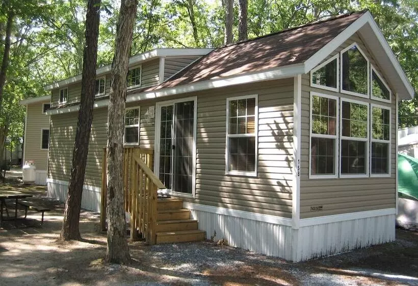 Hotelli Sea Pines Rv Resort & Campground