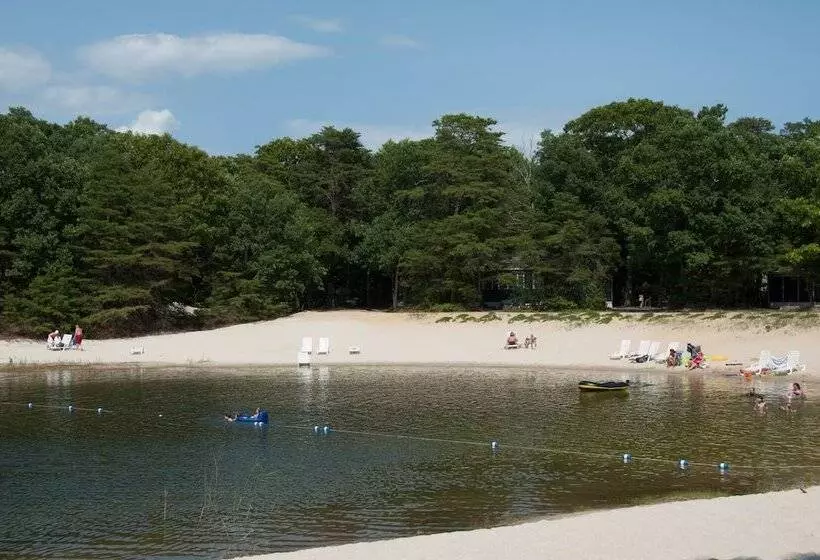 Hotelli Sea Pines Rv Resort & Campground