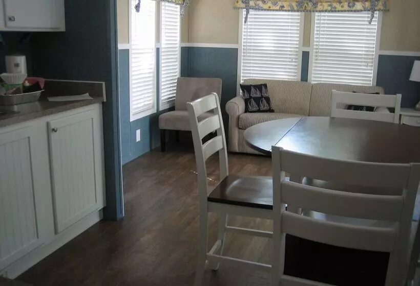 Hotelli Sea Pines Rv Resort & Campground