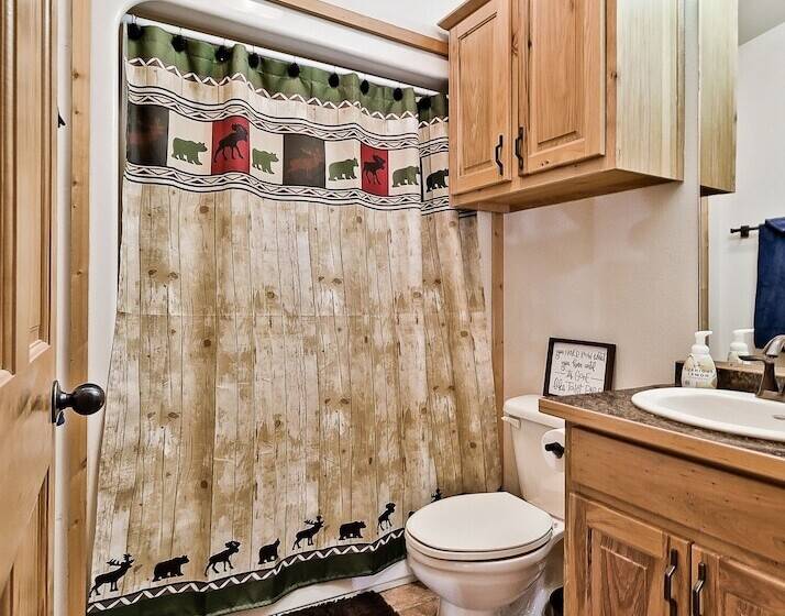 Lake Forest Luxury Log Cabins