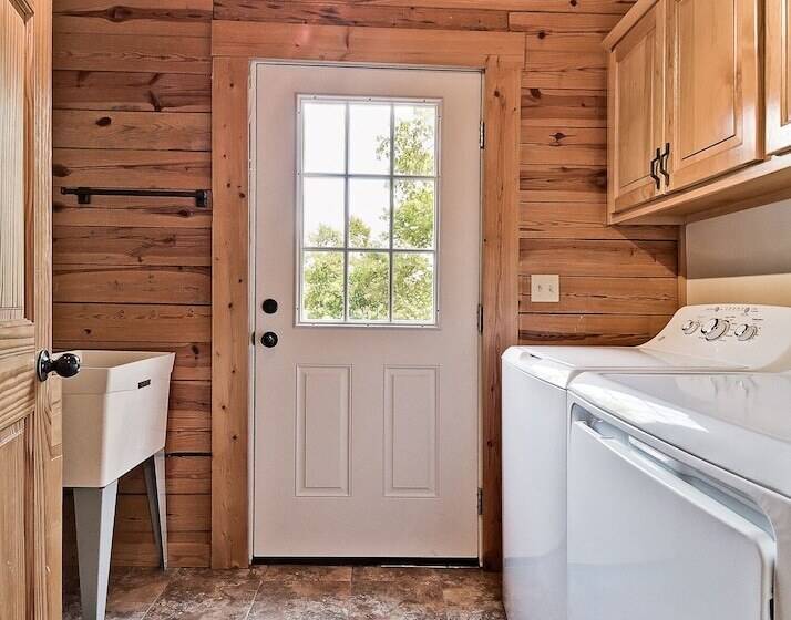 Lake Forest Luxury Log Cabins