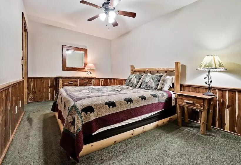 Lake Forest Luxury Log Cabins