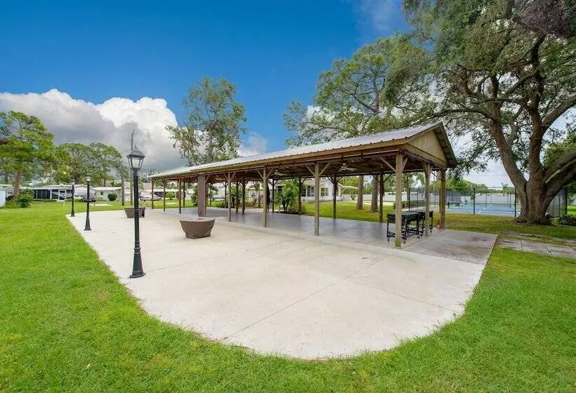 Hotelli Arbor Terrace Rv Resort