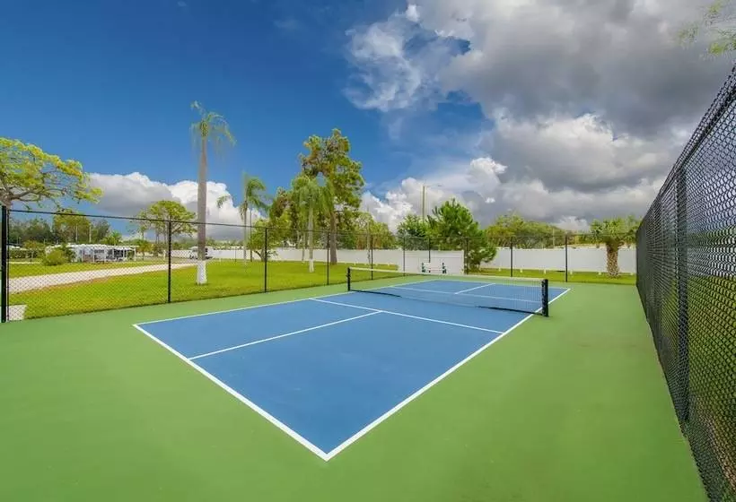 Hotelli Arbor Terrace Rv Resort