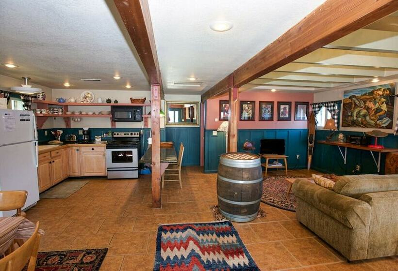 Cottage Inn By Casago Mccall  Donerightmanagement