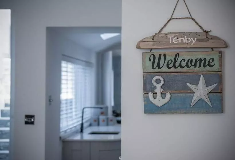 Hawtree Cottage 2 Bed Cottage Tenby