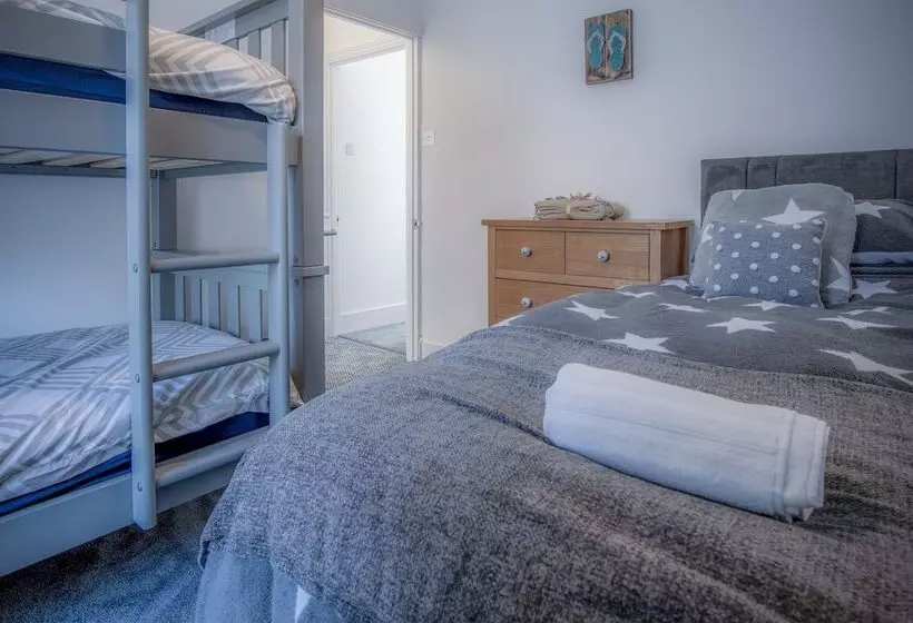 Hawtree Cottage 2 Bed Cottage Tenby