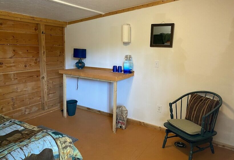 Flippin Crazy Fishing & Lodging