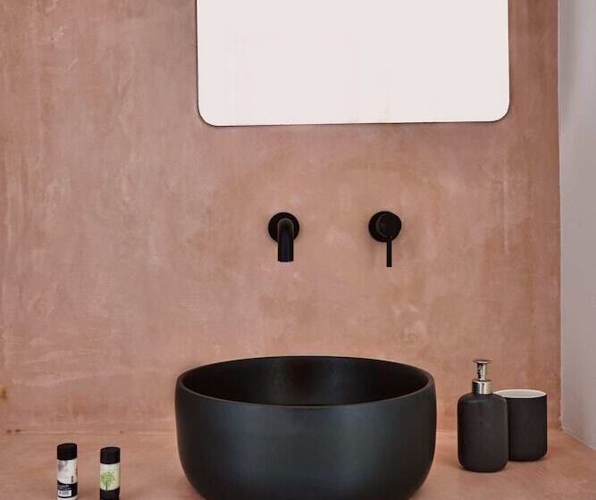 בית מלון כפרי Amal Kythnos Suites