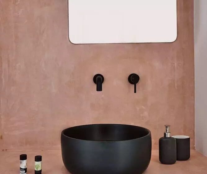 ホテル Amal Kythnos Suites