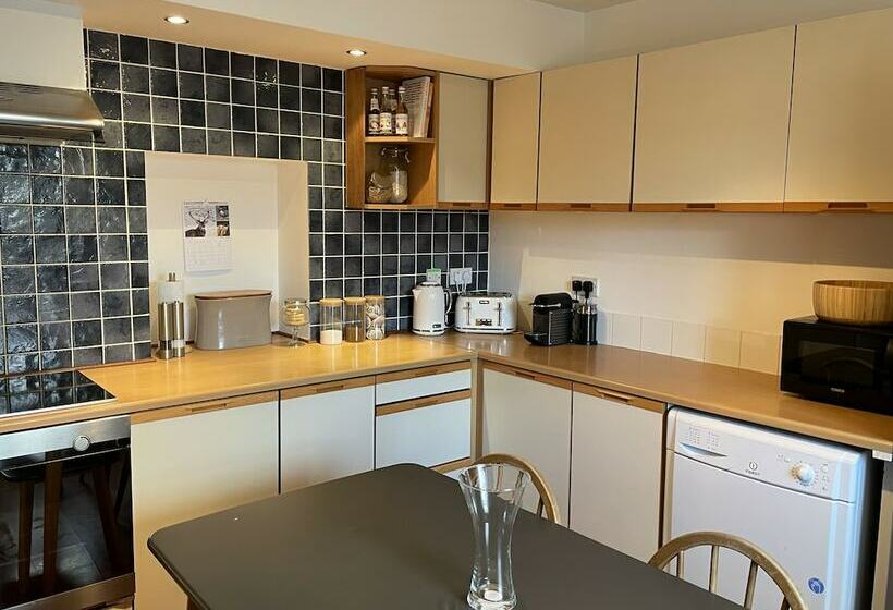 1 Keepers Cottage, Skeabost Bridge, Isle Of Skye