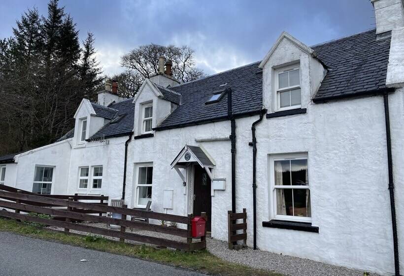 1 Keepers Cottage, Skeabost Bridge, Isle Of Skye