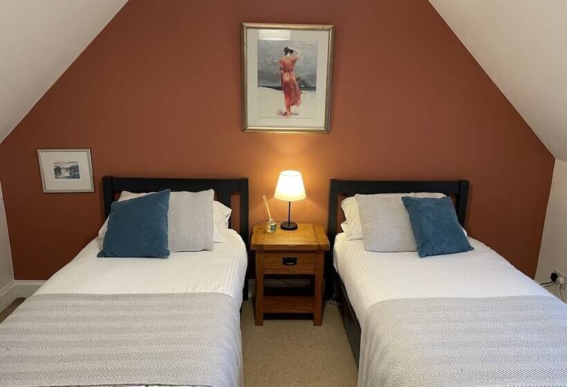 1 Keepers Cottage, Skeabost Bridge, Isle Of Skye