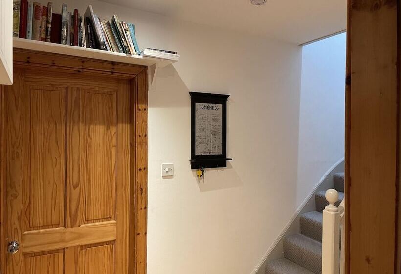 1 Keepers Cottage, Skeabost Bridge, Isle Of Skye