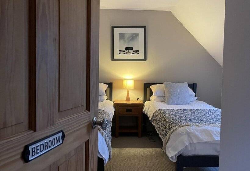 1 Keepers Cottage, Skeabost Bridge, Isle Of Skye