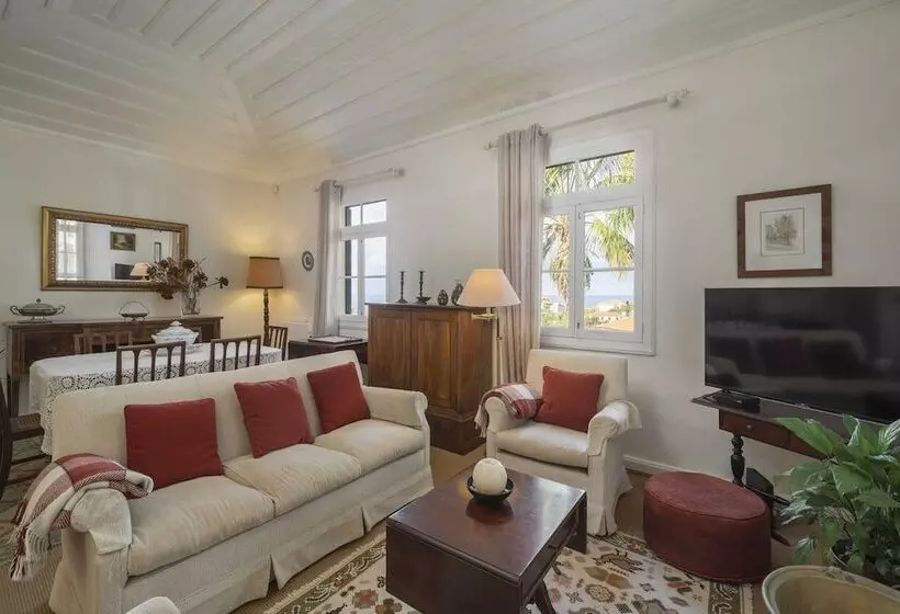 Family Vacations In The North, Casa Dos Terços