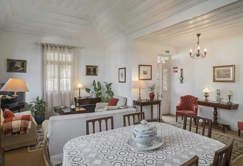 Family Vacations In The North, Casa Dos Terços