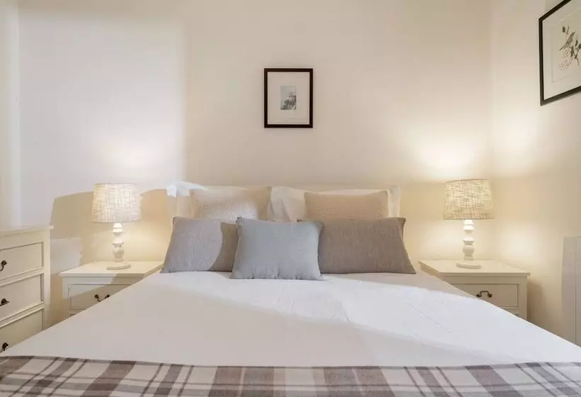 Family Vacations In The North, Casa Dos Terços