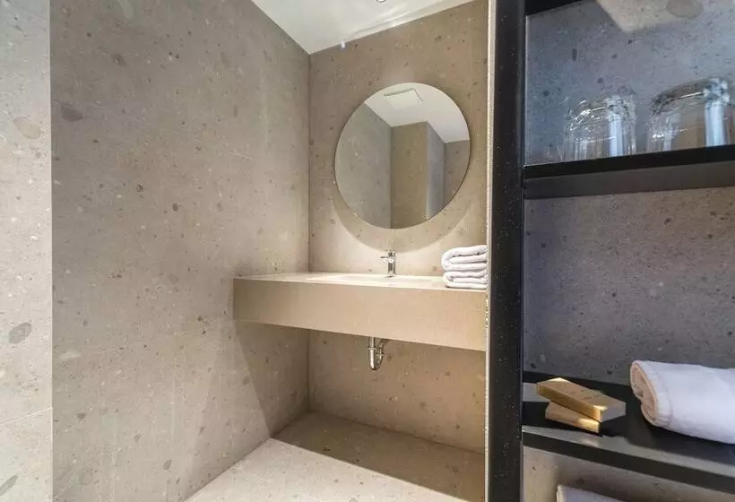 هتل Beach Bay Hvar