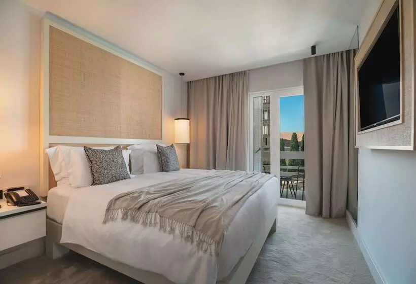 هتل Beach Bay Hvar