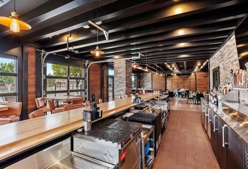 Cobblestone Hotel & Suites   De Pere Green Bay