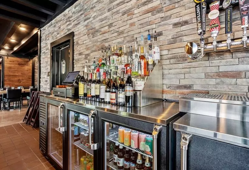 Cobblestone Hotel & Suites   De Pere Green Bay