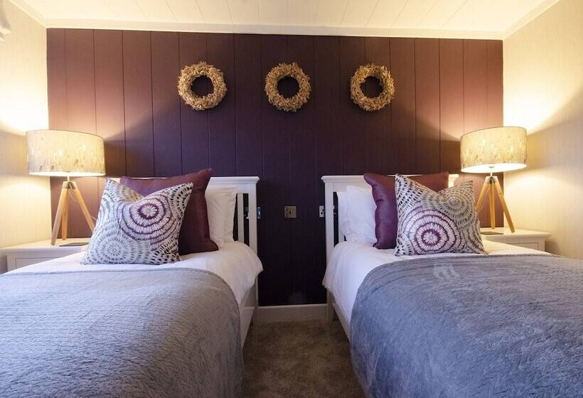 فندق Hollicarrs   The Rushes