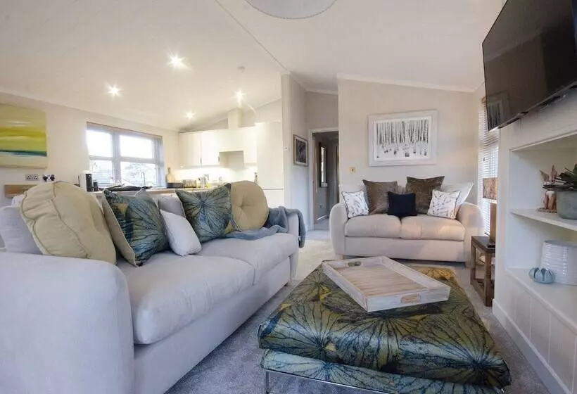 Hotelli Hollicarrs   The Rushes